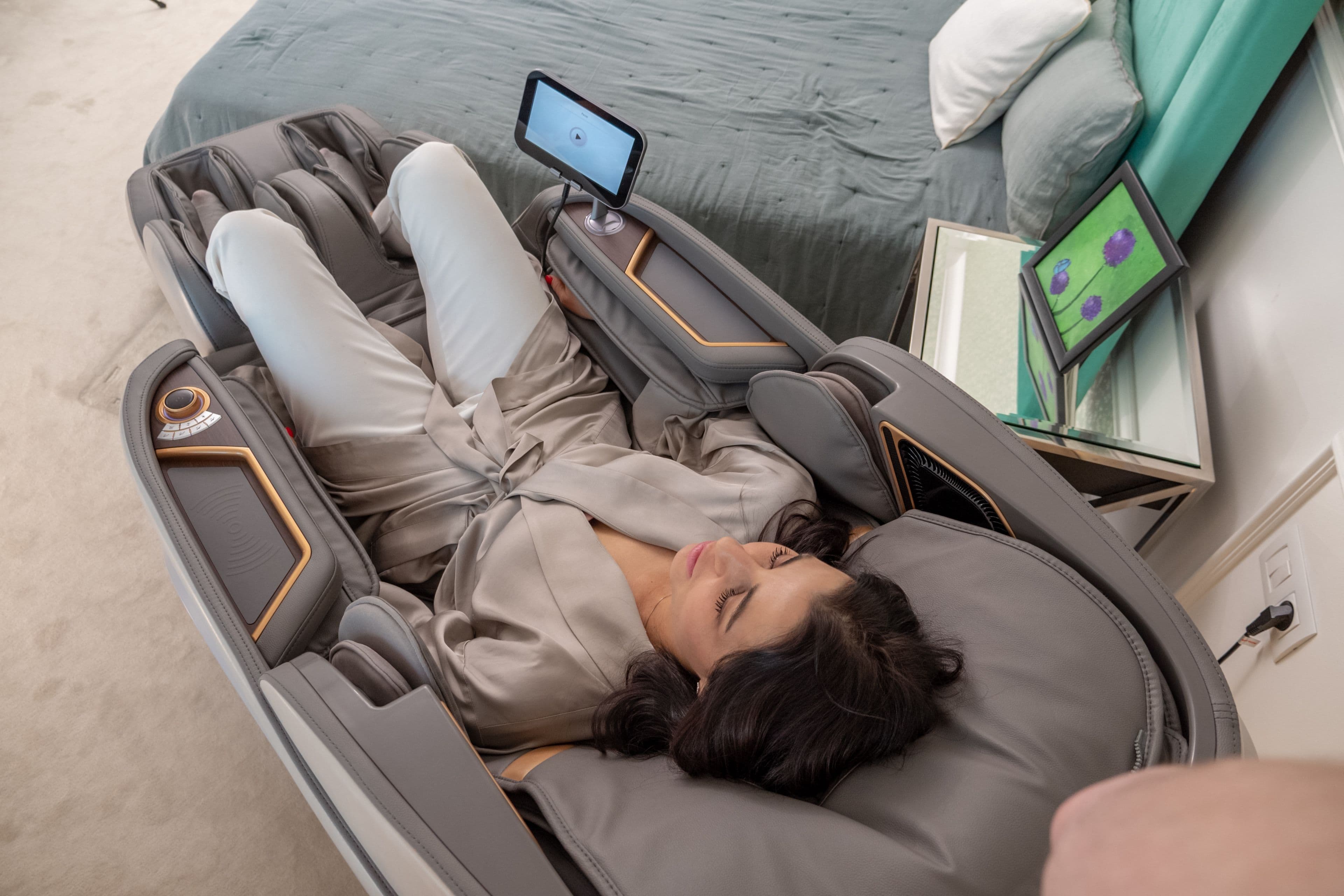 Regolazione elettrica automatica del poggiapiedi